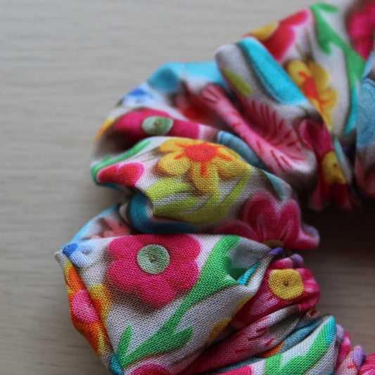 3d floral scrunchie oversized