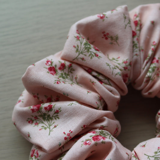 Oversized hair scrunchie in ditsy pink floral print