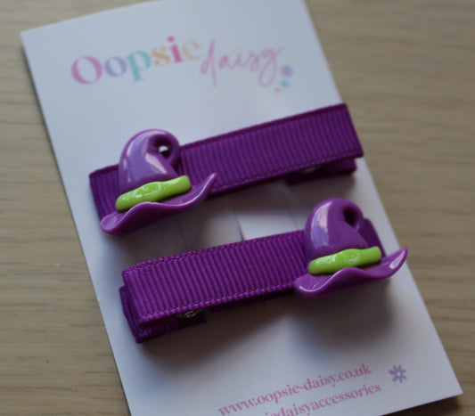 Hair clips with halloween witch hat design