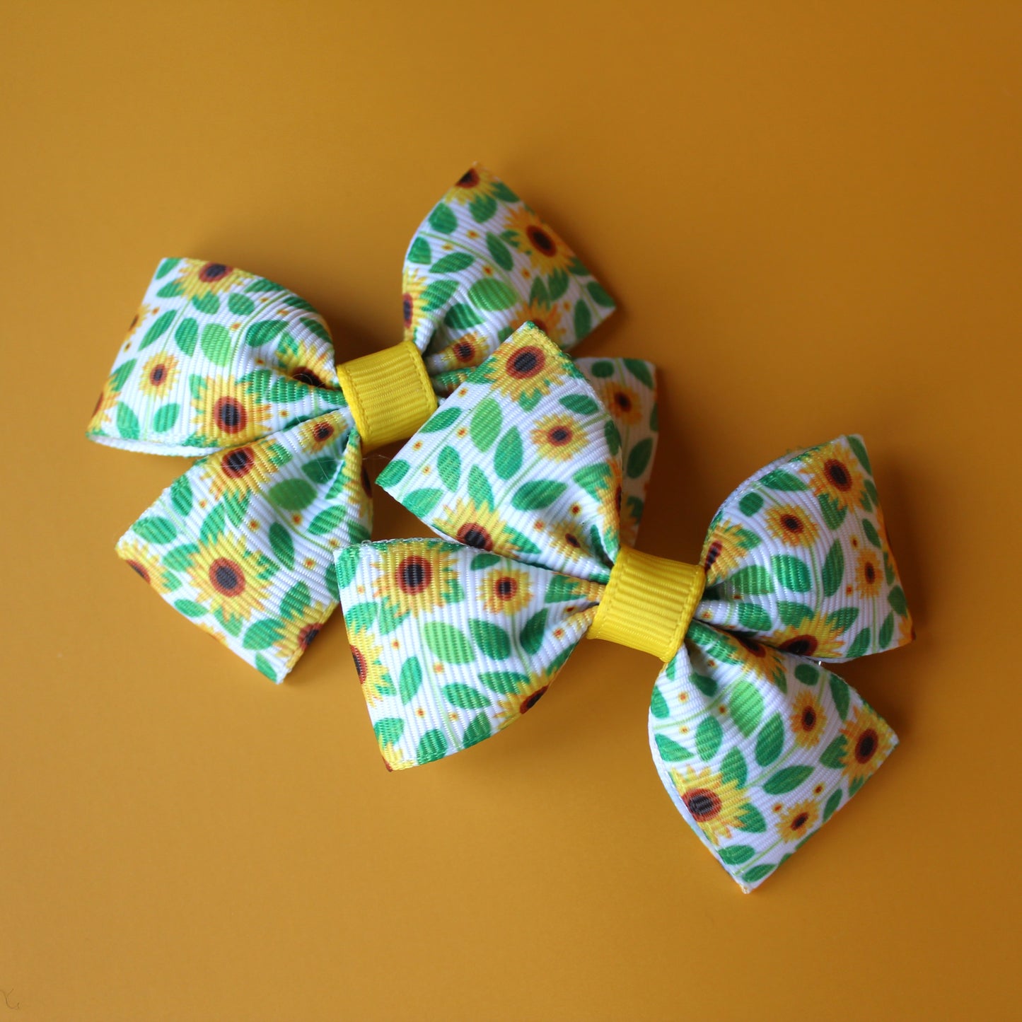 Hair bows with green and yellow sunflowers