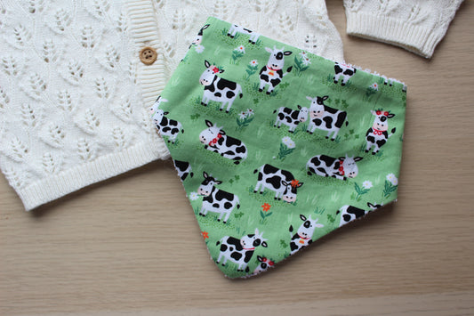 Daisy cow dribble bib 