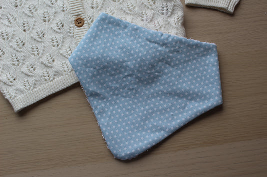 Dribble bib with mini stars on blue background
