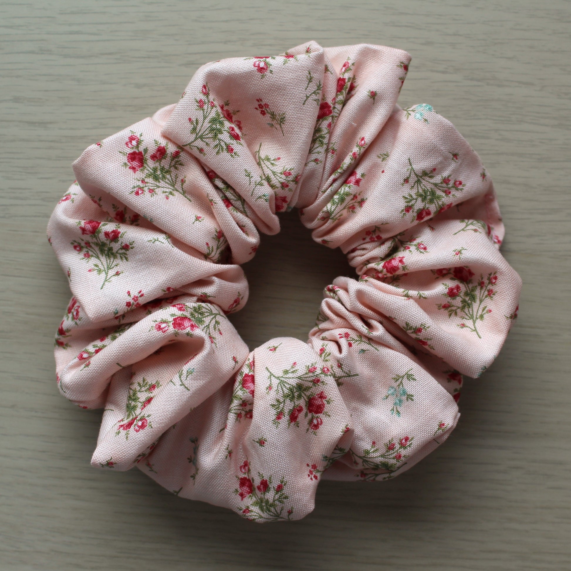 Ditsy vintage floral oversized scrunchie
