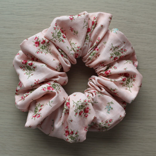 Ditsy vintage floral oversized scrunchie