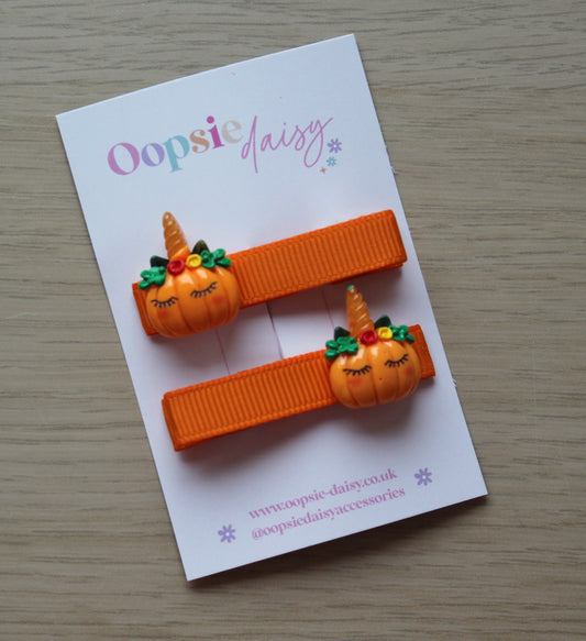 Adorable pumpkin themed hair clips