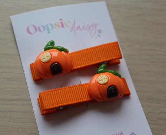 halloween themed hair clip with pumpkin 3d embellishment