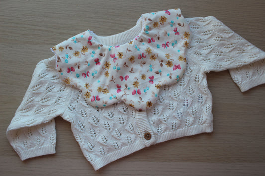 Vintage ditsy butterfly scallop bib
