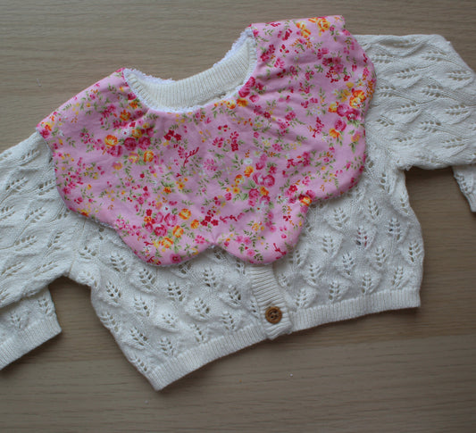 Ditsy pink floral scallop baby bib