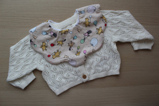 Winnie the pooh scallop baby bib