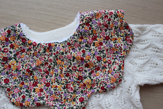 Vintage ditsy floral scallop baby bib