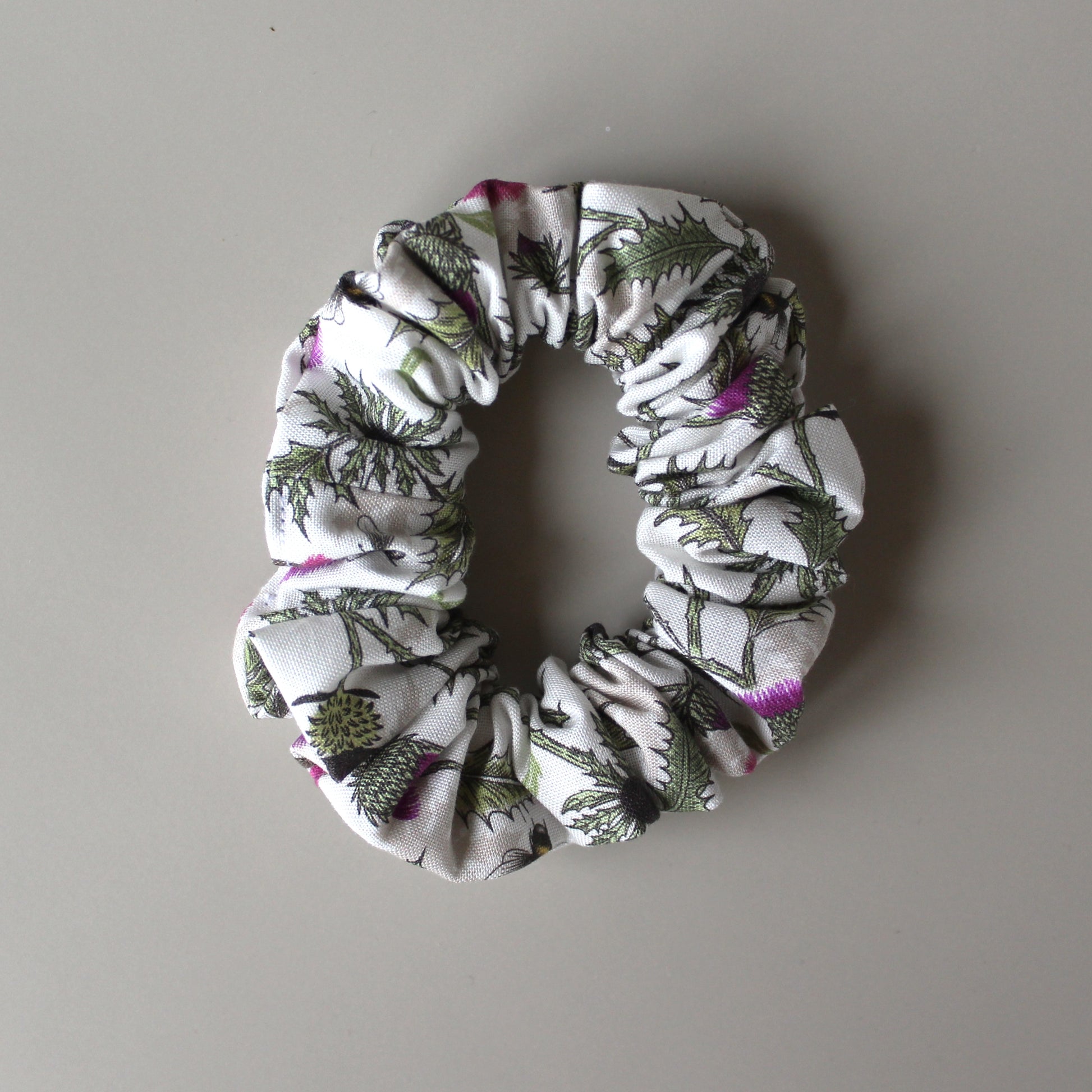 Hair scrunchie with thistle pattern
