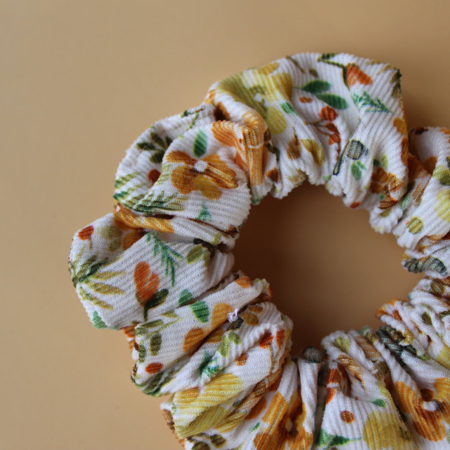 Floral patterned scrunchie in cord fabric