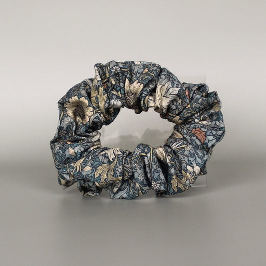 Green William Morris patterned floral scrunchie