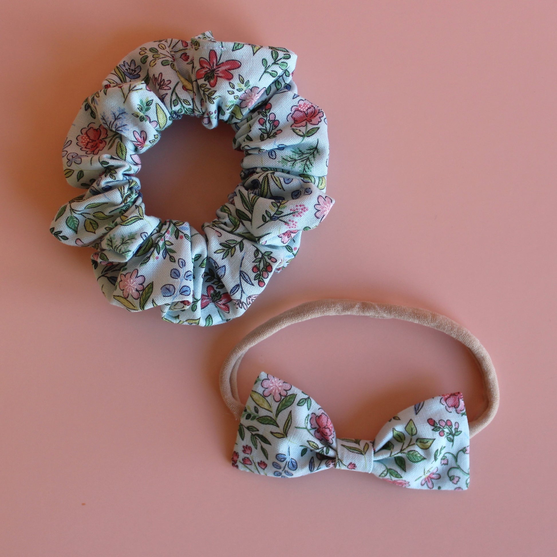 Blue floral gift set with scrunchie, baby headband