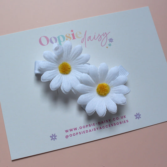 White daisy hair clips